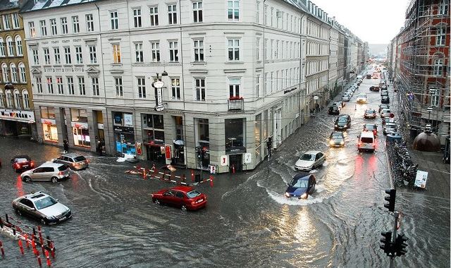 幾年前丹麥首都被大暴雨淹了，政府根本無法解決問題，直到他們這樣做?!!