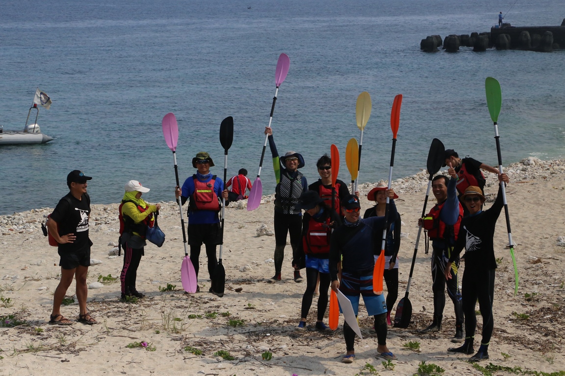 小琉球一樣這麼好玩~多好玩??來看看!!小琉球海洋牧民產業系列活動~獨木舟勇士行動開始
