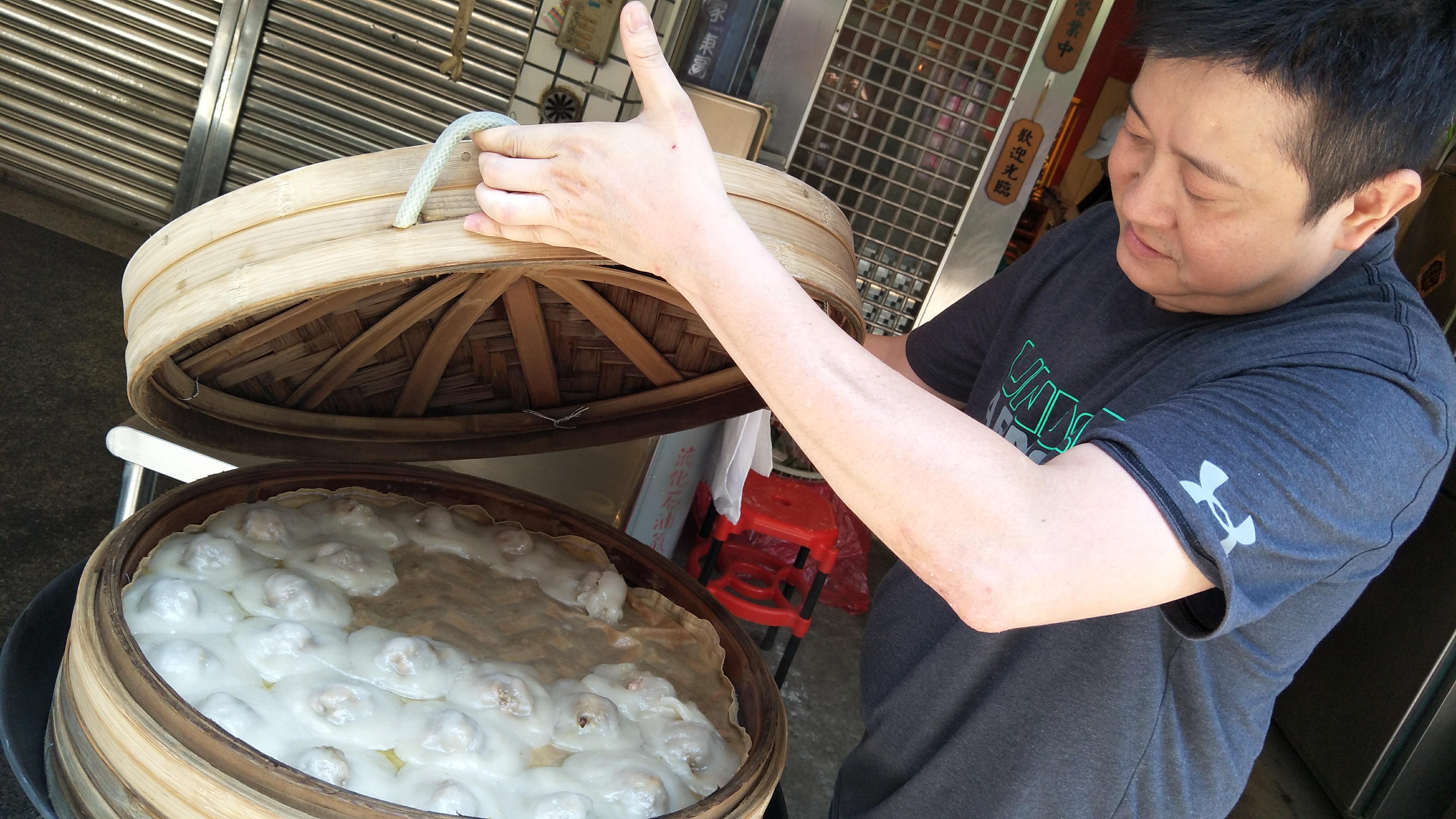 【平民美食】高雄南光傳統市場/巷弄內的謝家屏東肉圓,高CP道地的真材實料。