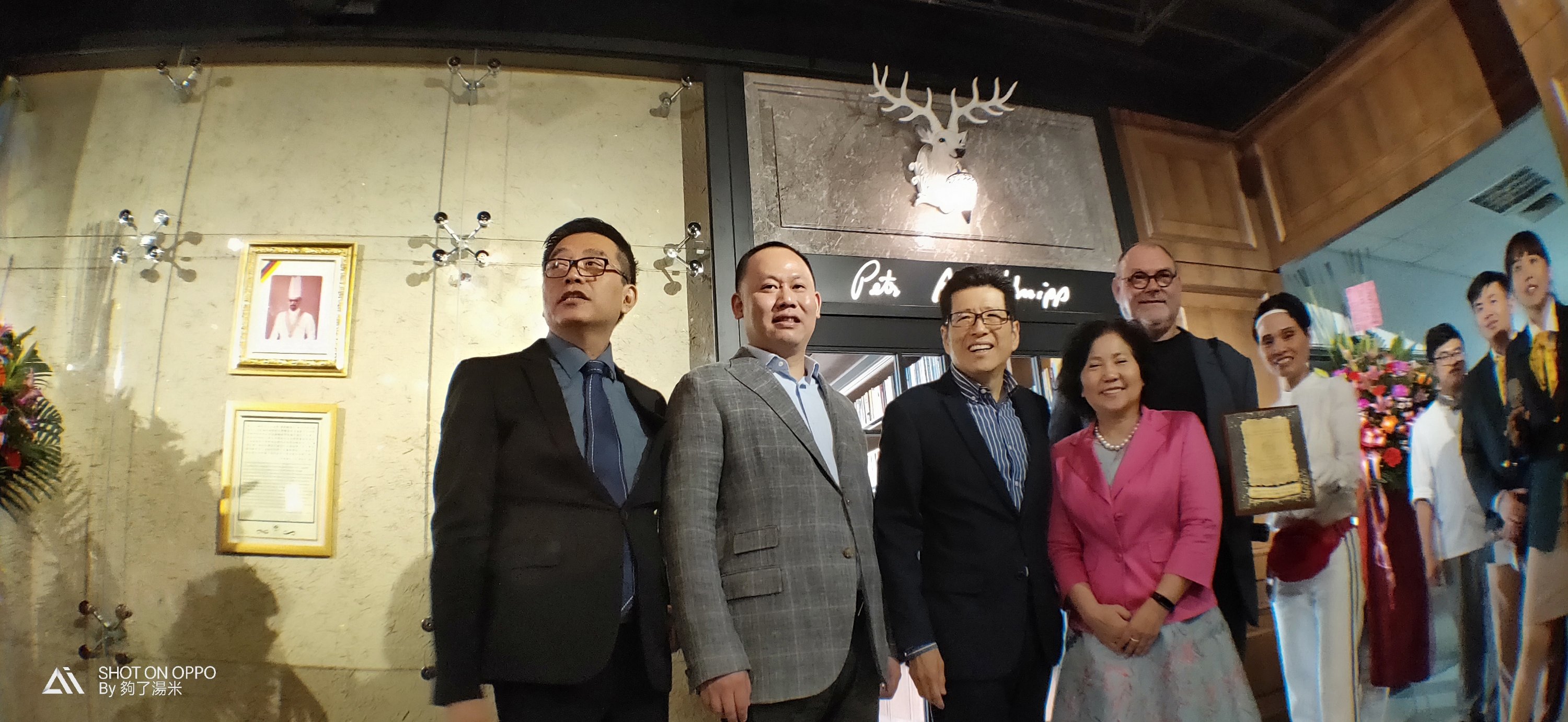 拓展餐飲國際視野 台灣西餐廚藝之父Peter A. Knipp蒞臨高餐大分享國際餐飲新趨勢！並於高餐創建倪彼德人文餐飲教室。