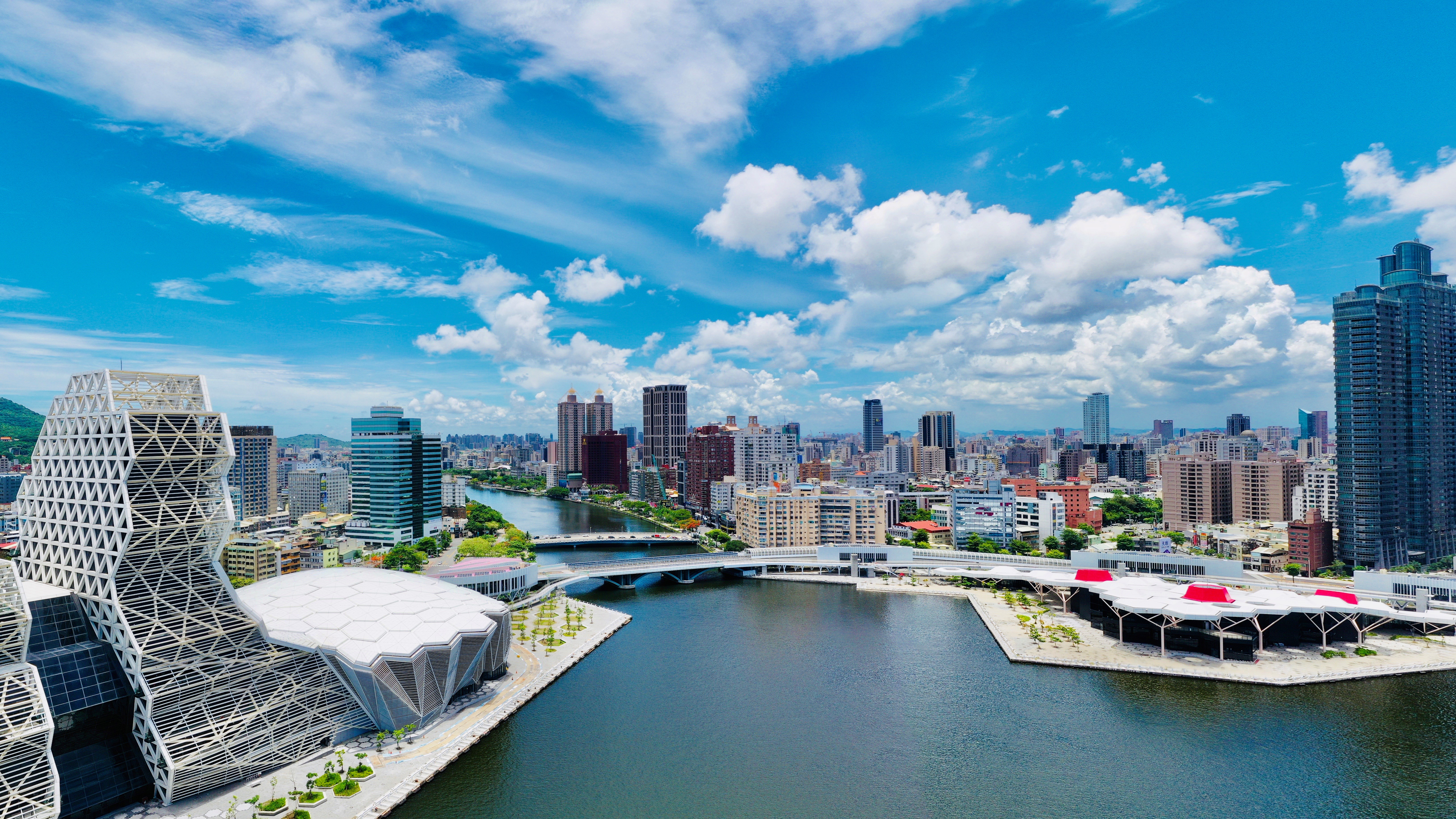 愛河首排【愛情河左岸】浪漫氛圍住這像在巴黎！